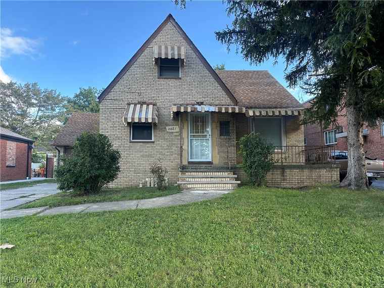Photo of 16621 Harvard Ave Cleveland, OH 44128