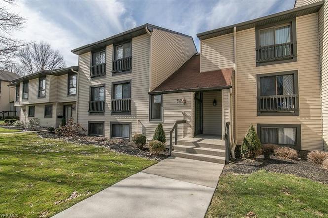 6320 Greenwood Pkwy #404, Sagamore Hills, OH 44067 | MLS# 4173175 | Redfin