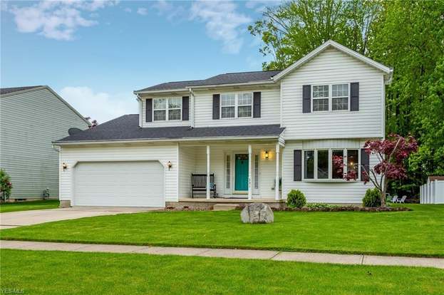 351 Oakdale Cir Elyria Oh 44035 4 Beds 2 5 Baths