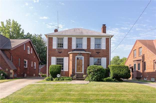 15645 Norway Ave Cleveland Oh 44111 3 Beds 2 5 Baths