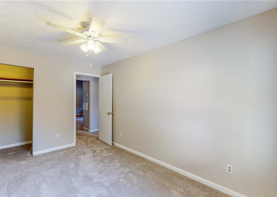 2258 Schubert St, Cuyahoga Falls, OH 44221