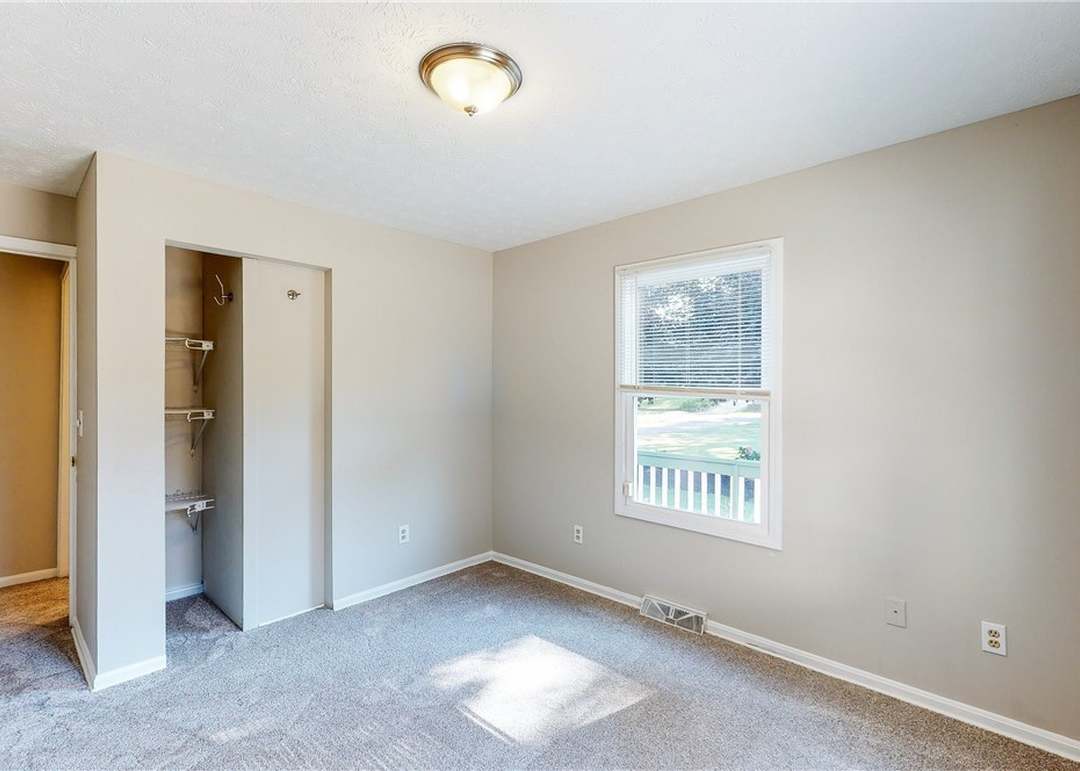 2258 Schubert St, Cuyahoga Falls, OH 44221
