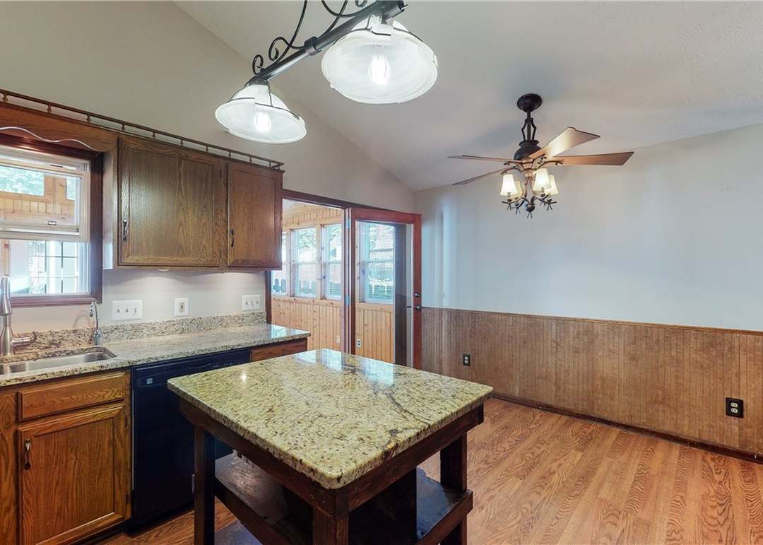 2258 Schubert St, Cuyahoga Falls, OH 44221