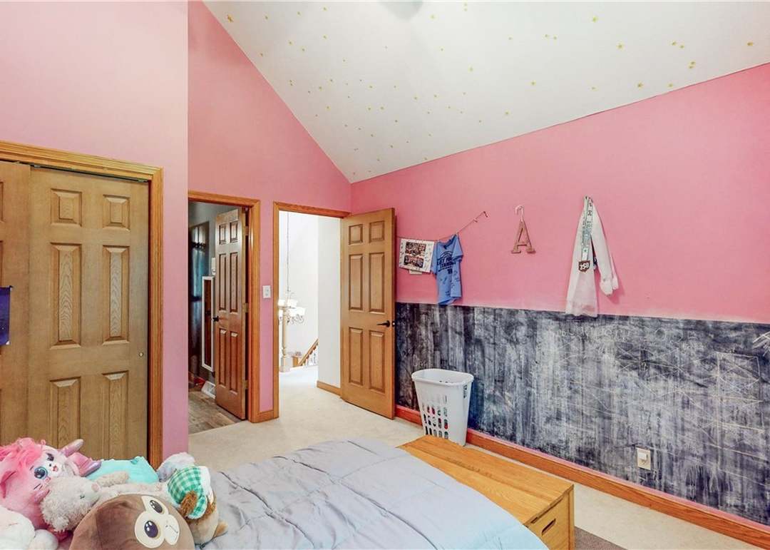 4855 Forest Glen Trl, Ravenna, OH 44266