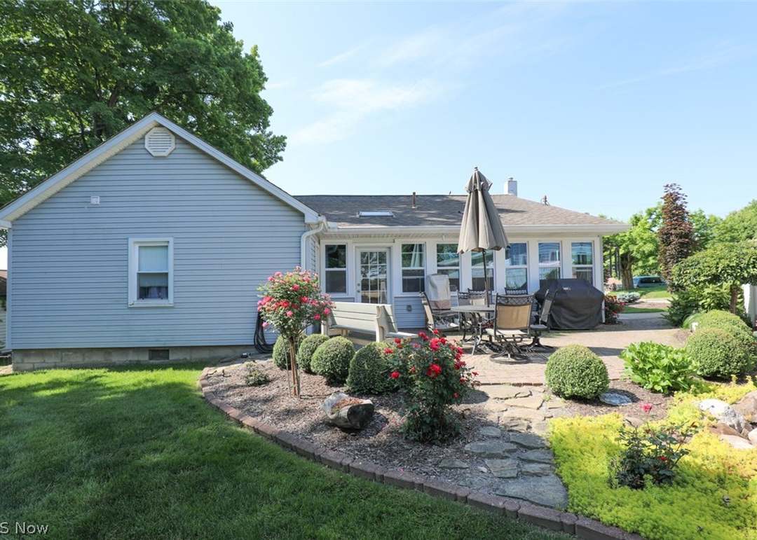 323 Sherman St, Lisbon, OH 44432