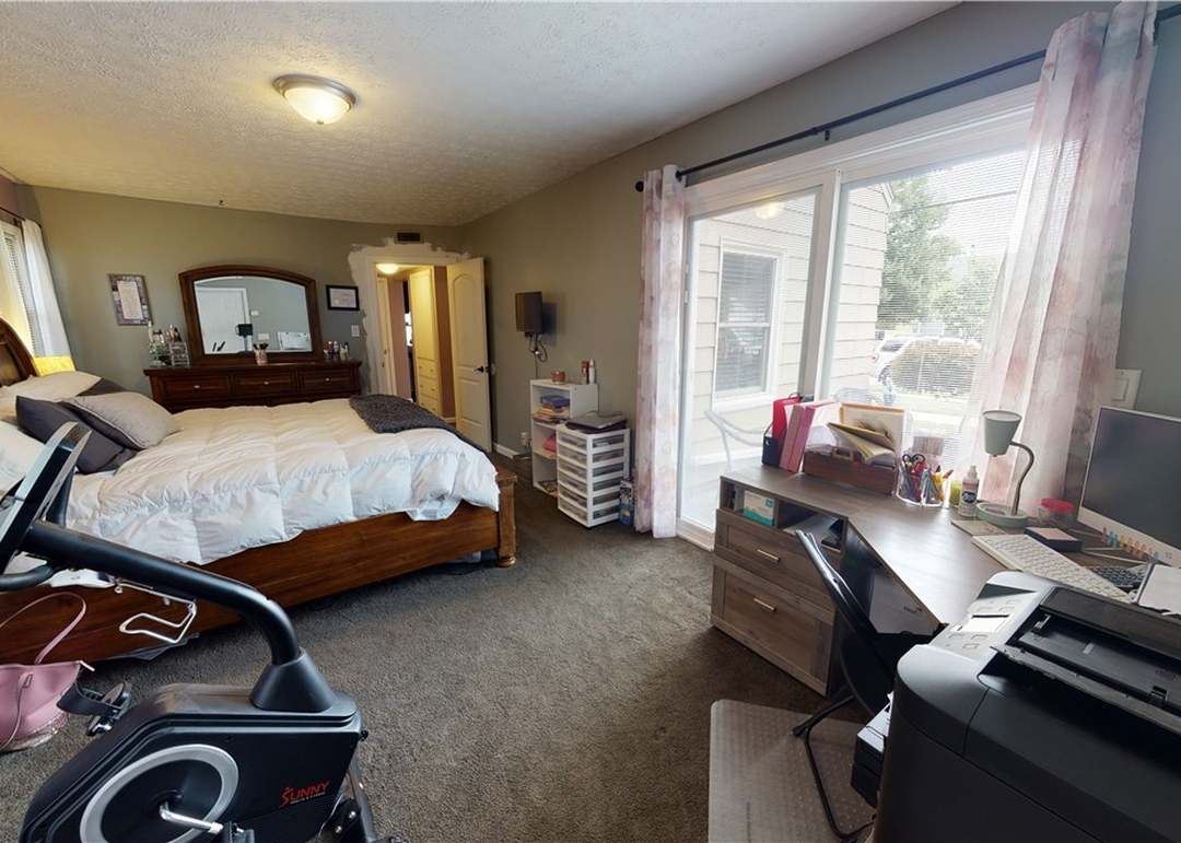 2910 Elmwood St, Cuyahoga Falls, OH 44221