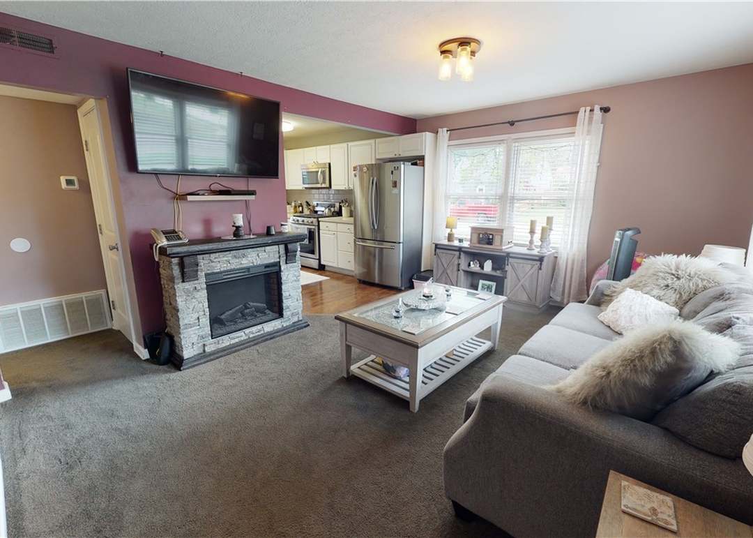 2910 Elmwood St, Cuyahoga Falls, OH 44221