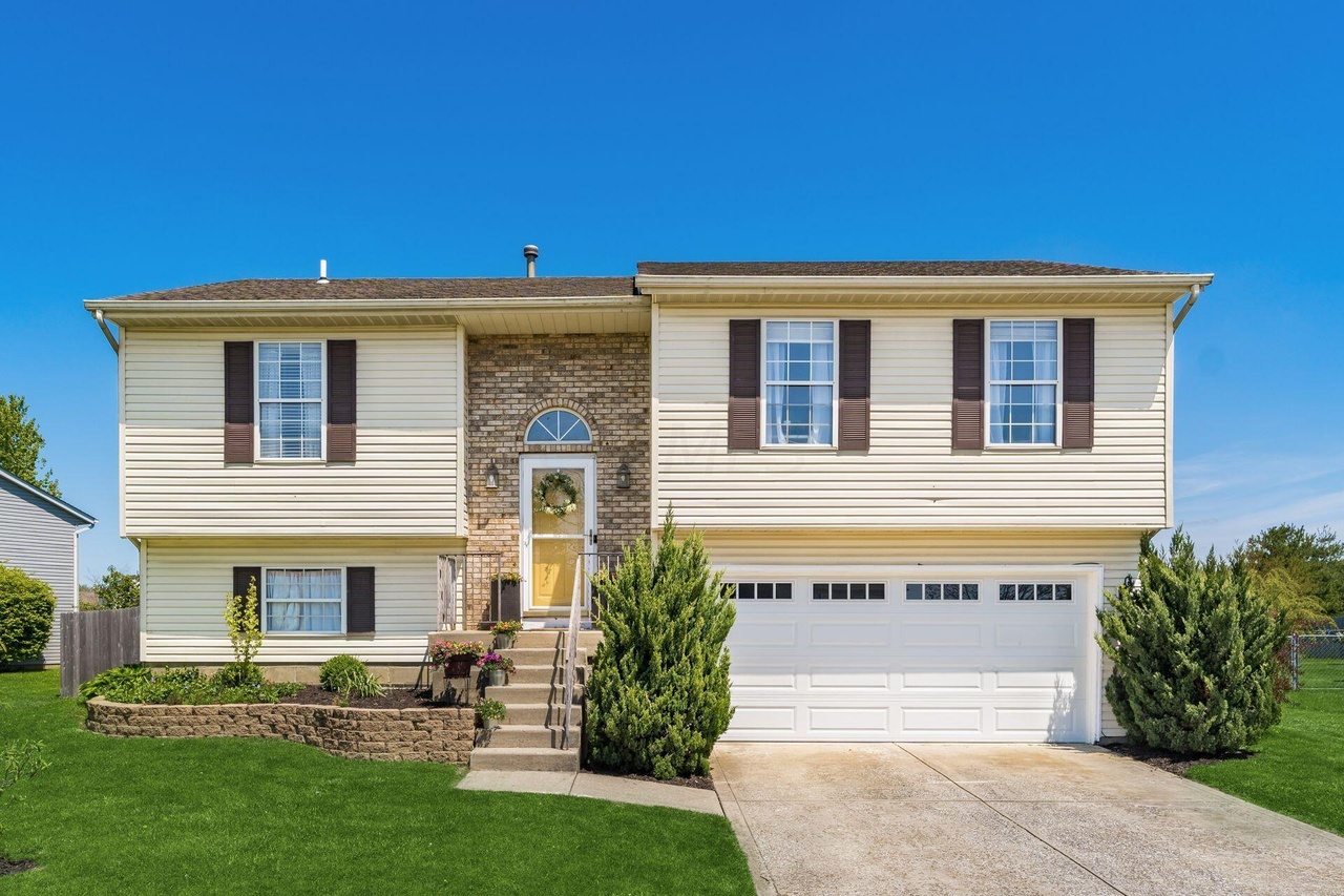 51 Ashton Dr, Ashville, OH 43103