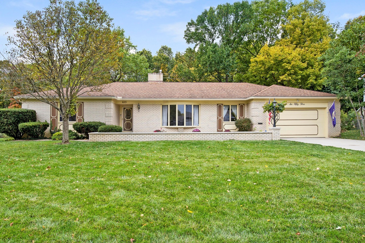 653 Timberlake Dr, Westerville, OH 43081 | MLS# 220034864 | Redfin