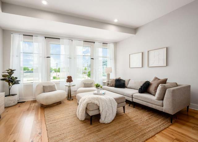 Property at 201 E 5th Ave, Columbus, OH 43201, 2 beds, 2.5 baths