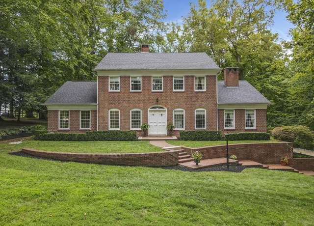 Property at 146 Hickory Ln, Lancaster, OH 43130, 5 beds, 4.5 baths