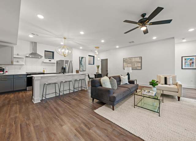 Property at 127 S Ohio Ave #19, Columbus, OH 43205, 2 beds, 2.5 baths