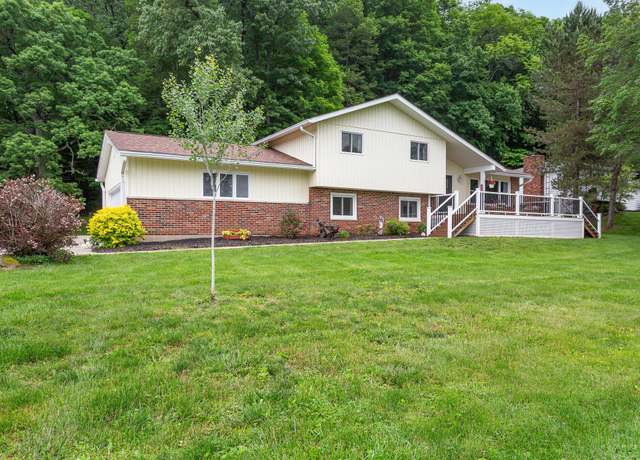 Property at 2914 Hickory Hill Dr SE, Lancaster, OH 43130, 4 beds, 2 baths
