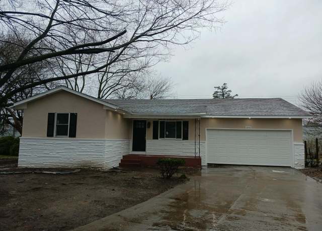 Property at 5858 Cummington Ct, Columbus, OH 43213, 4 beds, 1 bath