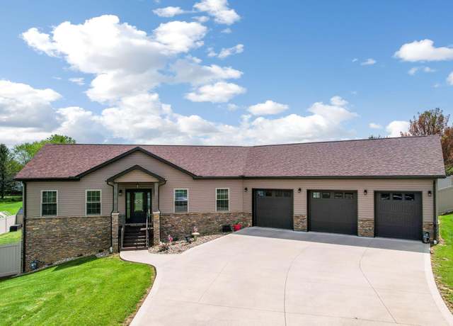 Property at 1885 Greenbriar Way, Nashport, OH 43830, 6 beds, 5.5 baths