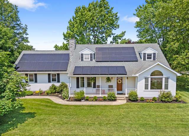 Property at 1102 Farmington Ln, Washington Court House, OH 43160, 4 beds, 2 baths