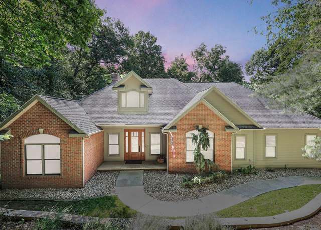Property at 246 Pinehurst Dr, Granville, OH 43023, 4 beds, 3.5 baths