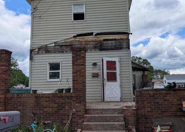 Property at 513 W High St, Uhrichsville, OH 44683, 2 beds, 1 bath