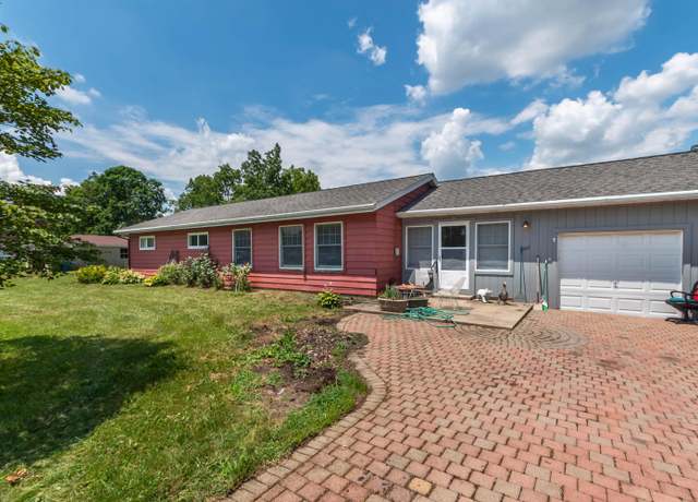 Property at 205 E 11th St, Marysville, OH 43040, 3 beds, 2 baths