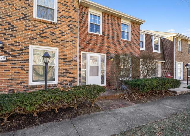 Property at 576 Pamlico St, Columbus, OH 43228, 2 beds, 3 baths