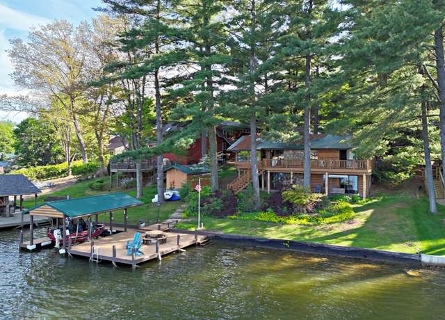 Property at 461 Lakeview Heights Dr, Howard, OH 43028, 3 beds, 2.5 baths