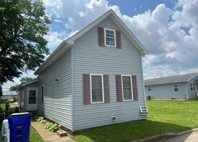 Property at 980 Akron St, Chillicothe, OH 45601, 3 beds, 1 bath