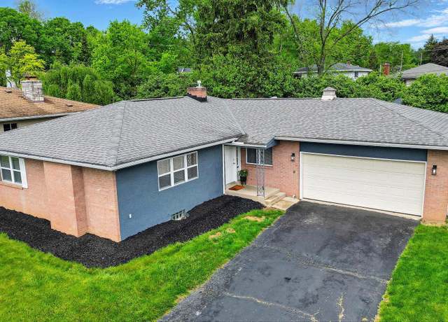 Property at 1004 Kenwood Ln, Columbus, OH 43220, 3 beds, 2 baths