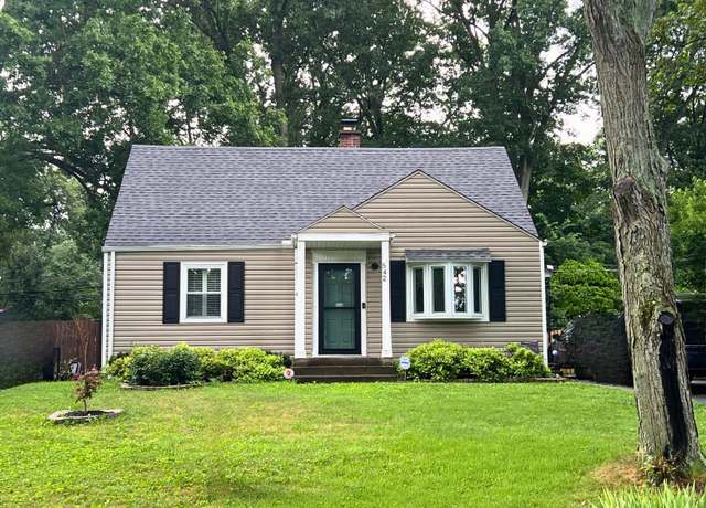 Property at 542 Blenheim Rd, Columbus, OH 43214, 4 beds, 3 baths