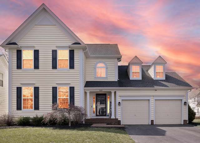 Property at 7129 Connaught Dr, New Albany, OH 43054, 4 beds, 2.5 baths