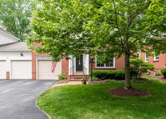 Photo of 1359 White Oak Ln, New Albany, OH 43054
