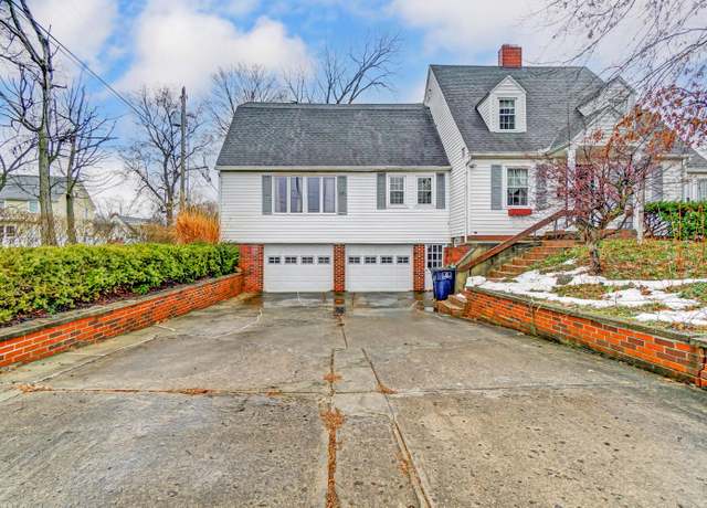 Property at 458 N Ewing St, Lancaster, OH 43130, 6 beds, 2.5 baths