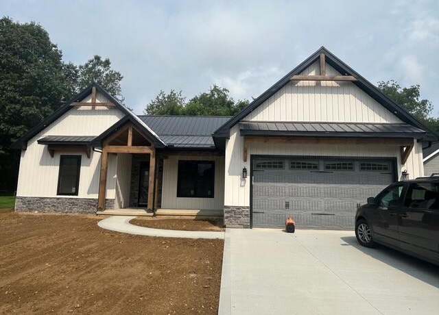 Property at 2599 Apple Valley Dr, Howard, OH 43028, 3 beds, 2 baths