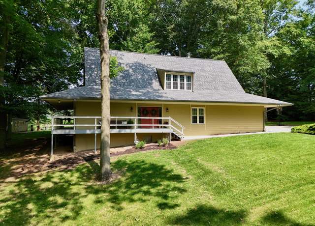Property at 120 Hickory Ln, Lancaster, OH 43130, 4 beds, 3.5 baths