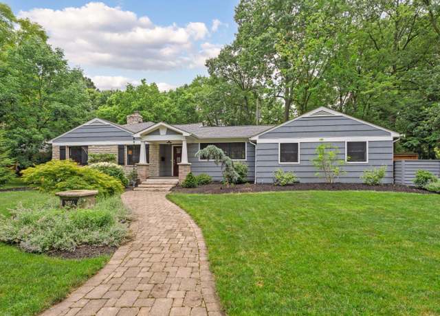 Property at 3974 Wynding Dr, Columbus, OH 43214, 3 beds, 2 baths