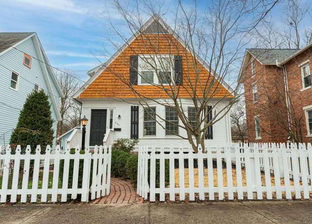 Property at 297 N Franklin St, Delaware, OH 43015, 3 beds, 1.5 baths