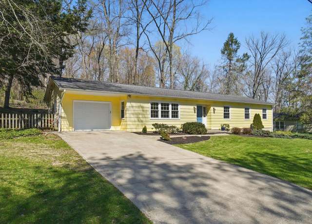 Property at 105 Chapin Pl, Granville, OH 43023, 5 beds, 3 baths