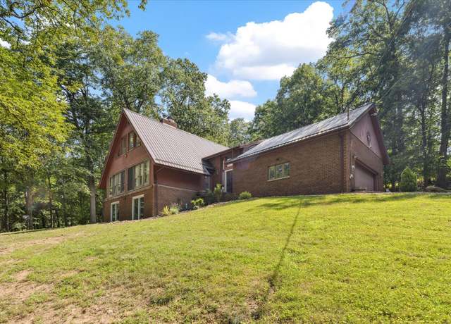 Property at 18 Hillcrest Dr, Little Hocking, OH 45742, 3 beds, 3.5 baths