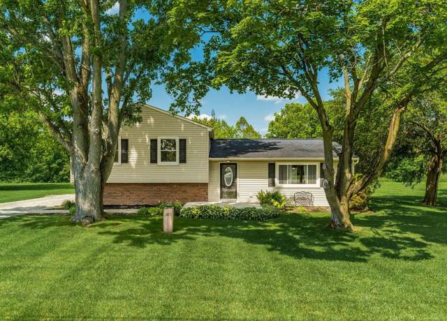 Property at 389 Alton Rd, Galloway, OH 43119, 4 beds, 3 baths