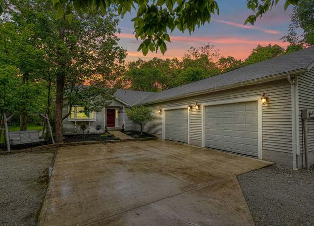 Property at 1494 Old Carriage Ct, Canal Winchester, OH 43110, 4 beds, 4 baths