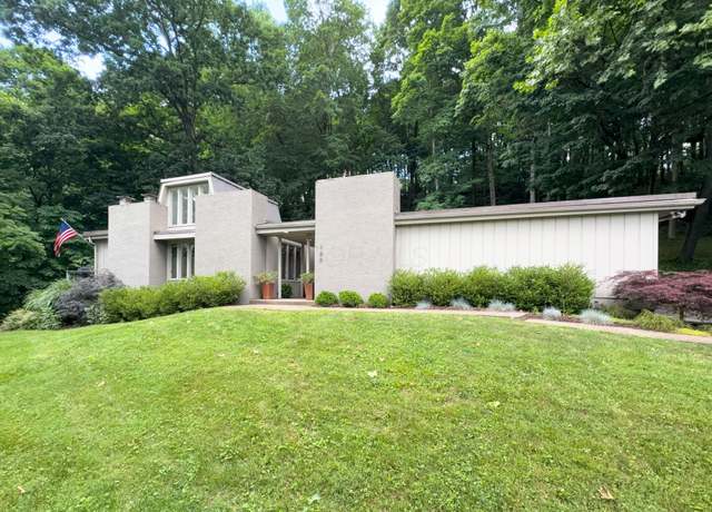 Property at 160 Wildwood Dr, Granville, OH 43023, 4 beds, 3 baths