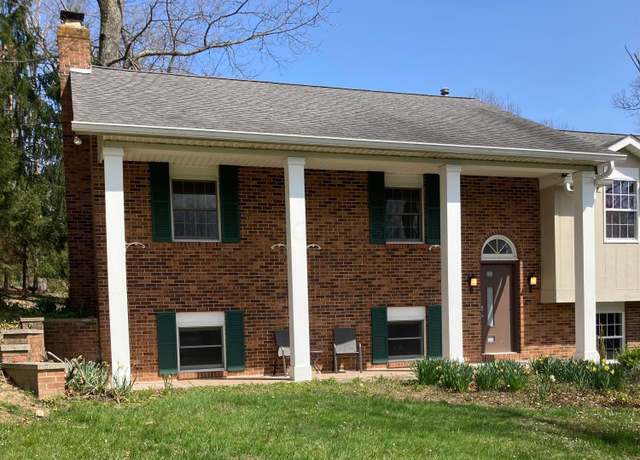 Property at 5290 Hampton Ct, Zanesville, OH 43701, 3 beds, 2.5 baths