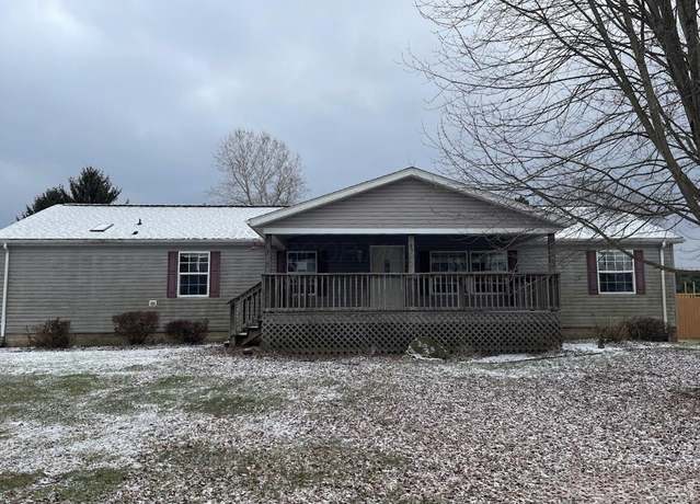 Property at 195 W 1st St, Frazeysburg, OH 43822, 5 beds, 2 baths