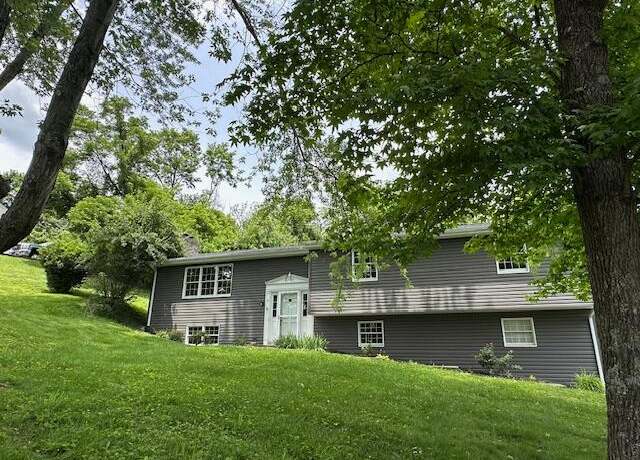 Property at 9 Applewood Dr, Chillicothe, OH 45601, 4 beds, 3 baths