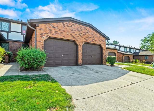 Property at 5076 Beckenham Ct, Columbus, OH 43230, 2 beds, 1.5 baths