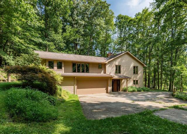Property at 4444 Price Rd NE, Newark, OH 43055, 4 beds, 3 baths