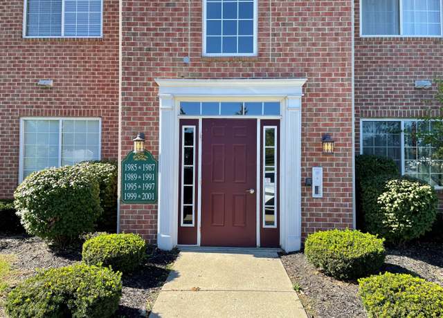 Property at 2001 Berrancher Dr, Columbus, OH 43228, 2 beds, 2 baths