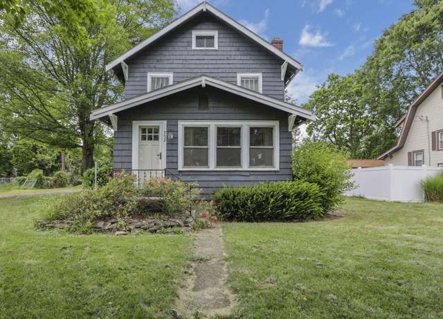 Property at 952 Emerson St, Newark, OH 43055, 3 beds, 1 bath