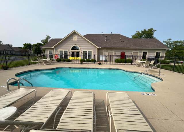 Property at 1240 Paddock Loop, Washington Court House, OH 43160, 3 beds, 2.5 baths