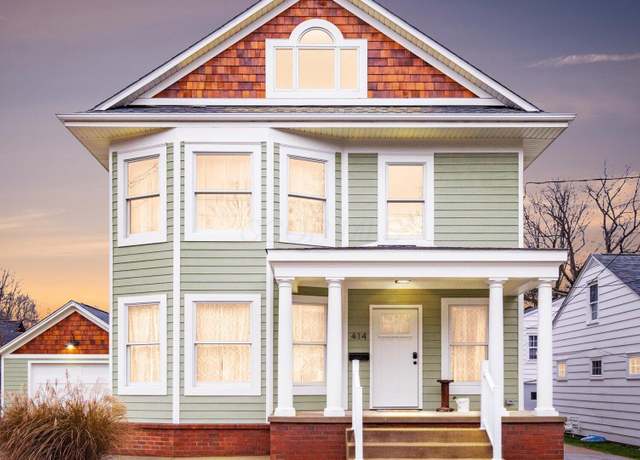 Property at 414 E College St, Granville, OH 43023, 4 beds, 2.5 baths