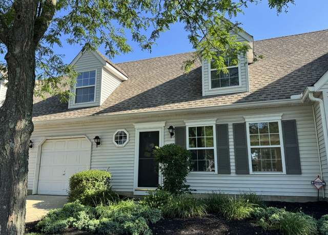Property at 6282 Mcnaughten Place Ln #39, Columbus, OH 43213, 2 beds, 1.5 baths